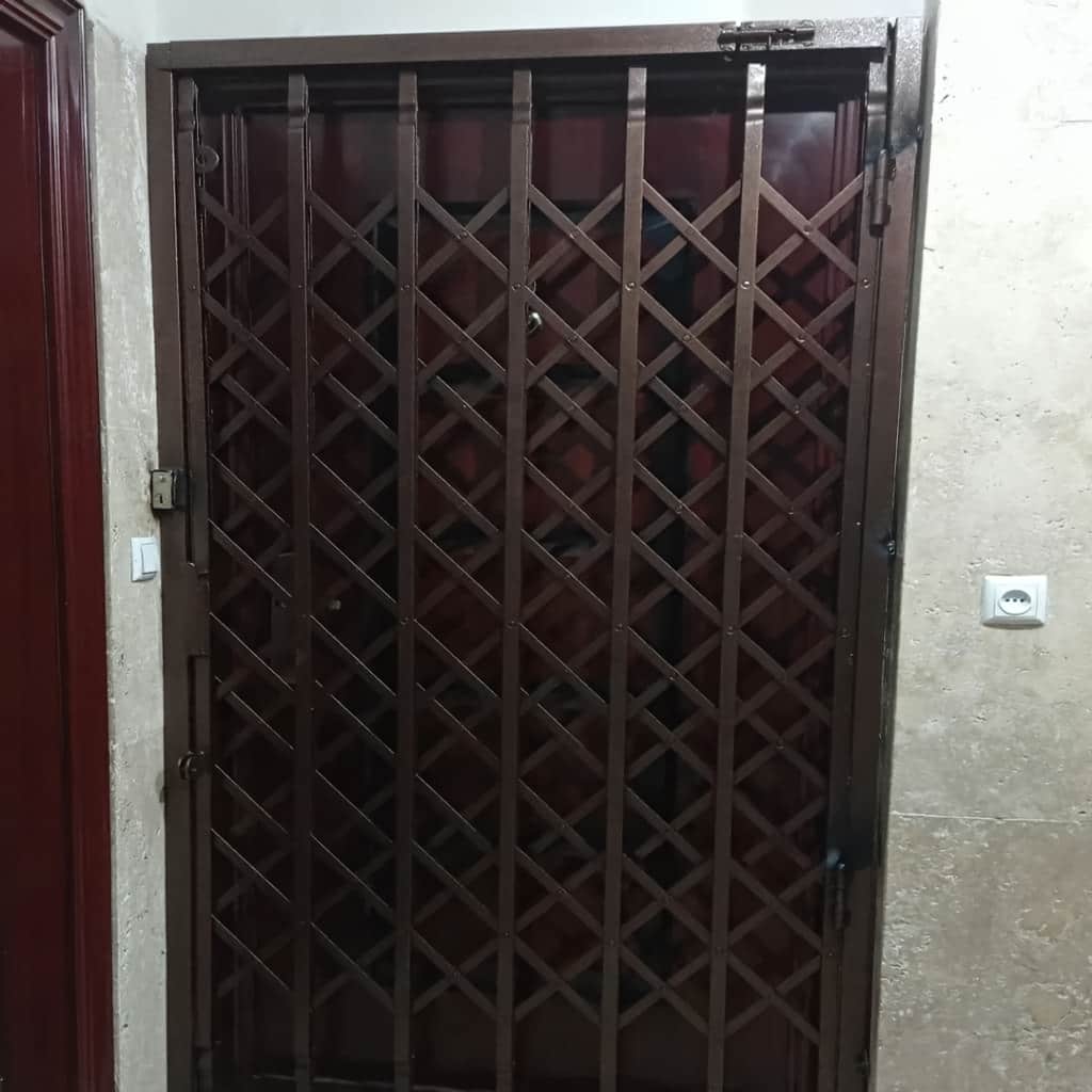 خرید درب آکاردئونی پنج گل دوبل با قفل محافظت‌شده