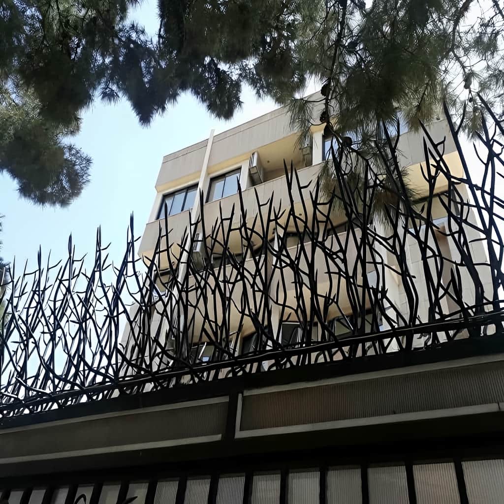 اجرای حفاظ بوته ای رنگ کوره ای برای حریم بیشتر