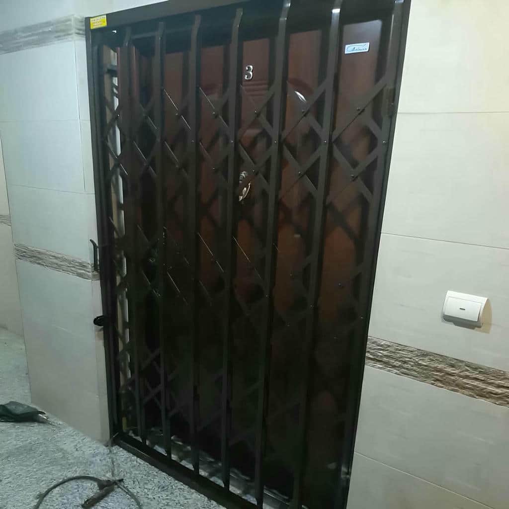 درب آکاردئونی لوزی دوبل با تسمه مقاوم و حریم بیشتر