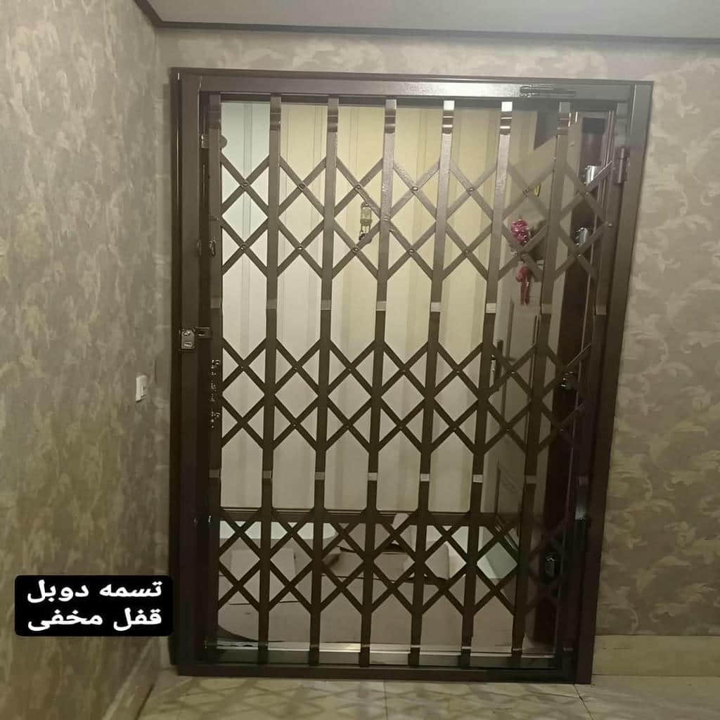 مدل سفید طلایی درب آکاردئونی سلطنتی برای استفاده روزانه