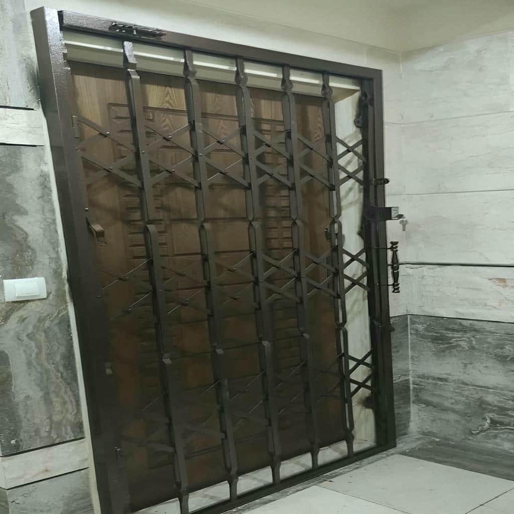 سفارش درب آکاردئونی قفل دار متناسب با فضای ورودی