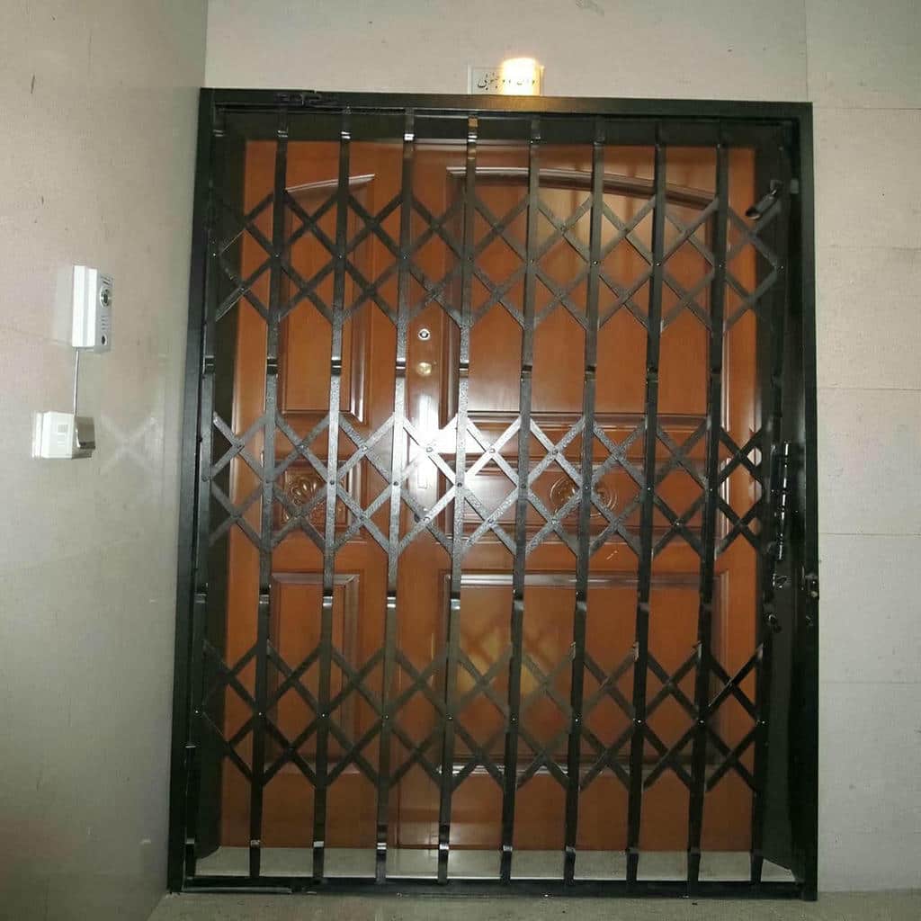 قیمت حفاظ پشت درب آپارتمان ریلی بر اساس ابعاد و متریال