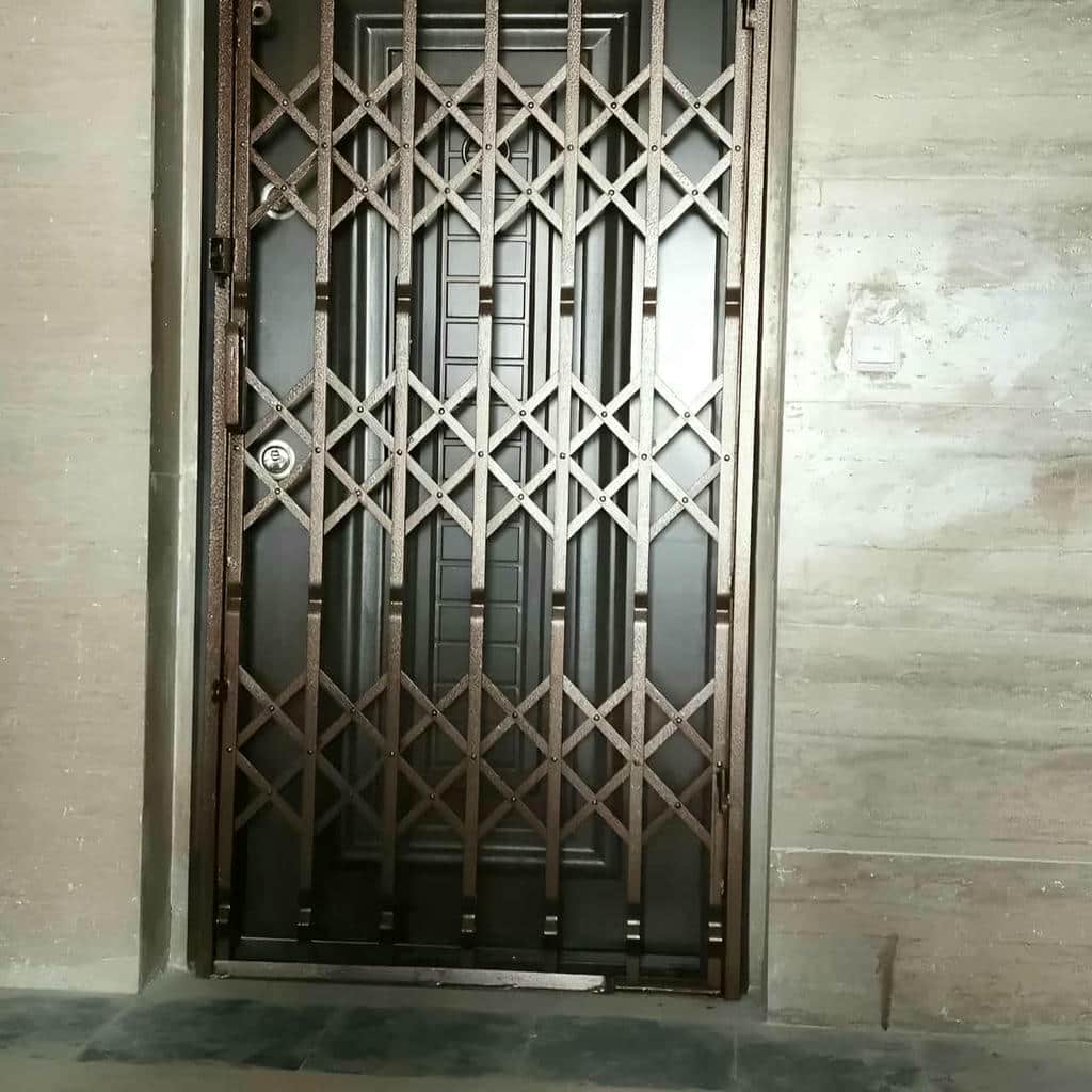 اجرای حفاظ آکاردئونی دو جداره با حفظ مسیر خروج