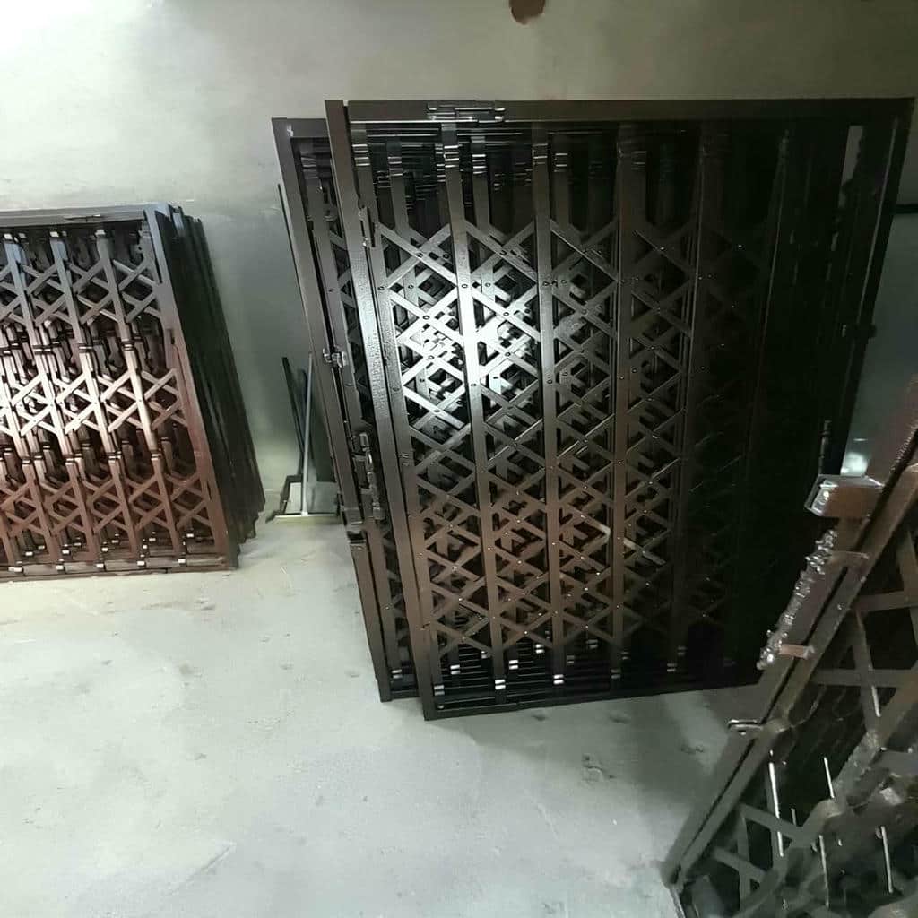 خرید درب آکاردئونی شیک قفل دار با ریل تقویت‌شده