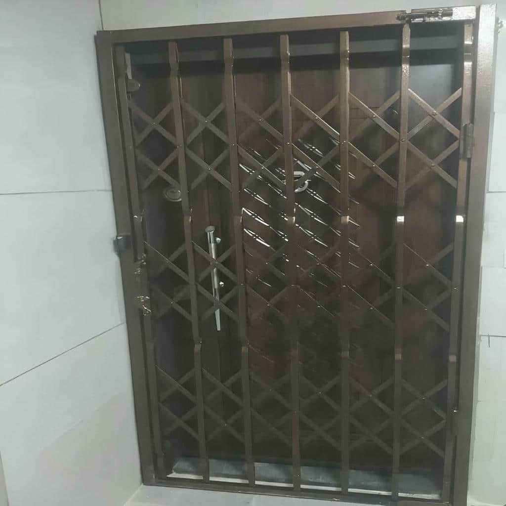 خرید حفاظ پشت درب آپارتمان ریلی با ریل تقویتشده