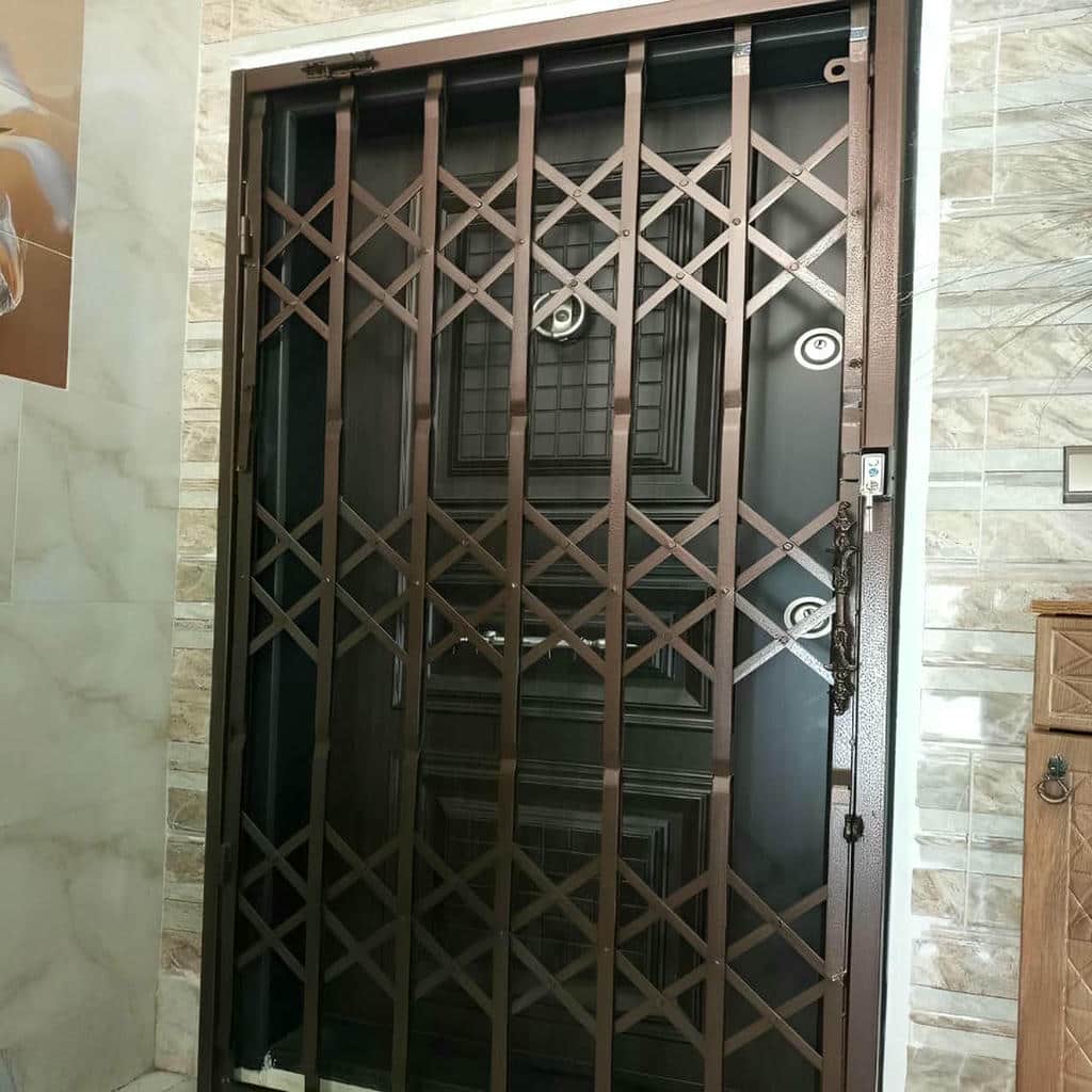سفارش حفاظ درب آپارتمان ضد دیلم متناسب با امنیت ورودی