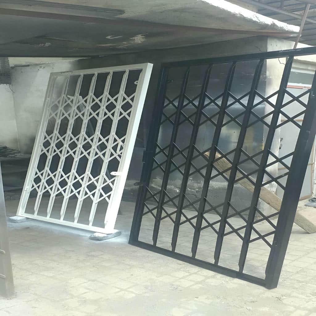 ساخت حفاظ درب آپارتمان ضد دیلم با ورق محافظ قفل