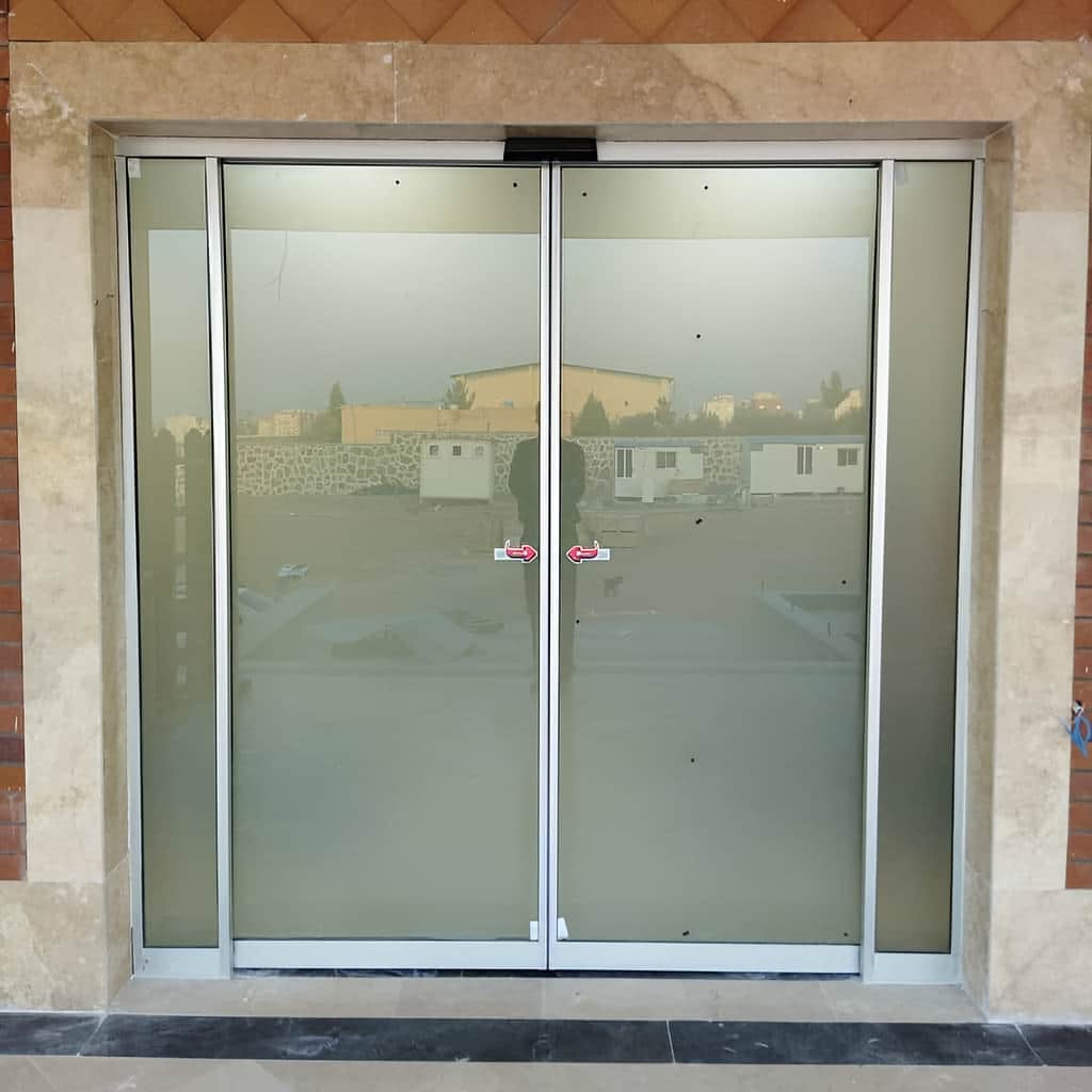 اجرای درب شیشه ای اتوماتیک هرمتیک اتاق عمل