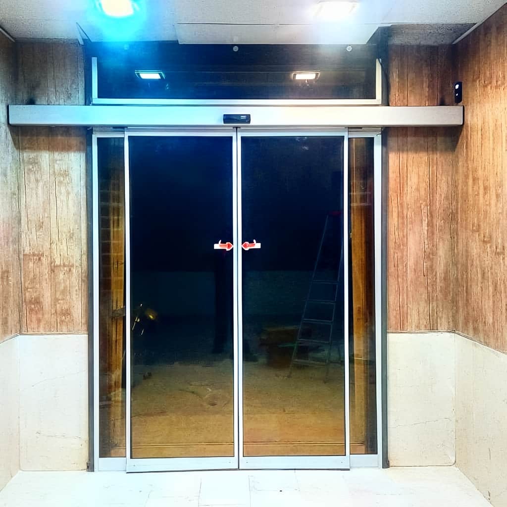 درب اتوماتیک شیشه ای تلسکوپی برای دسترسی اداری