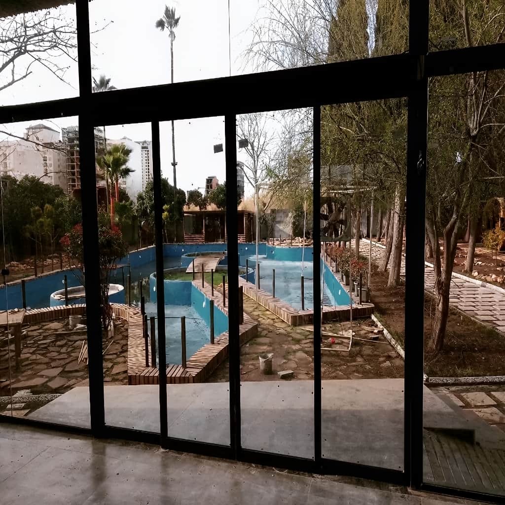 تولید درب اتوماتیک شیشه ای فریم‌دار پرتردد