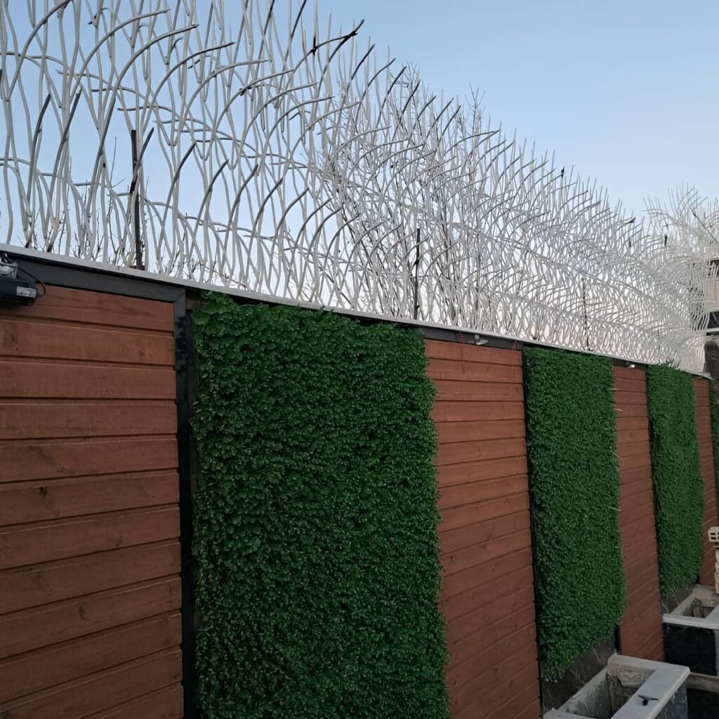 سفارش حفاظ شاخ گوزنی برای کنترل ورودی باغ