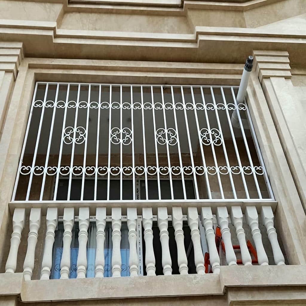 فروش نرده پنجره فلزی شاسی دار مدل بازشو