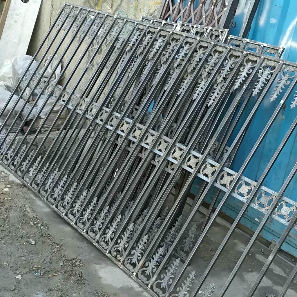 خرید حفاظ پنجره ویلایی نمای باغ با دید باز