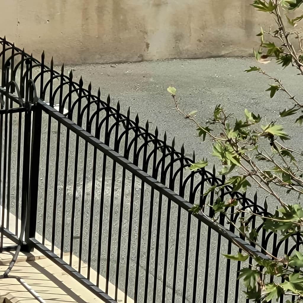 سفارش حفاظ سرنیزه ای دیوار حیاط برای کنترل رفت‌وآمد