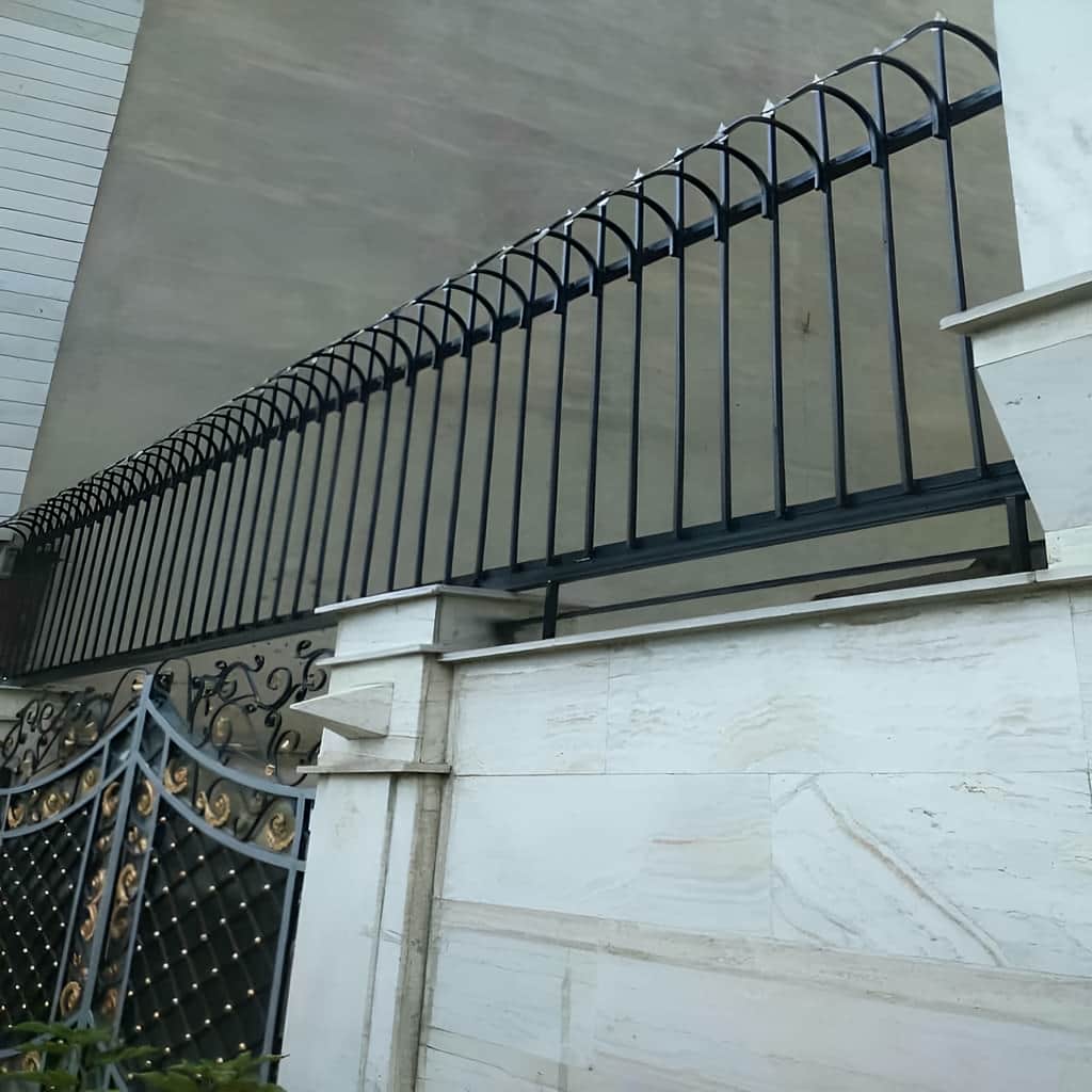 حفاظ فرفورژه سرنیزهای برای حریم ساختمان