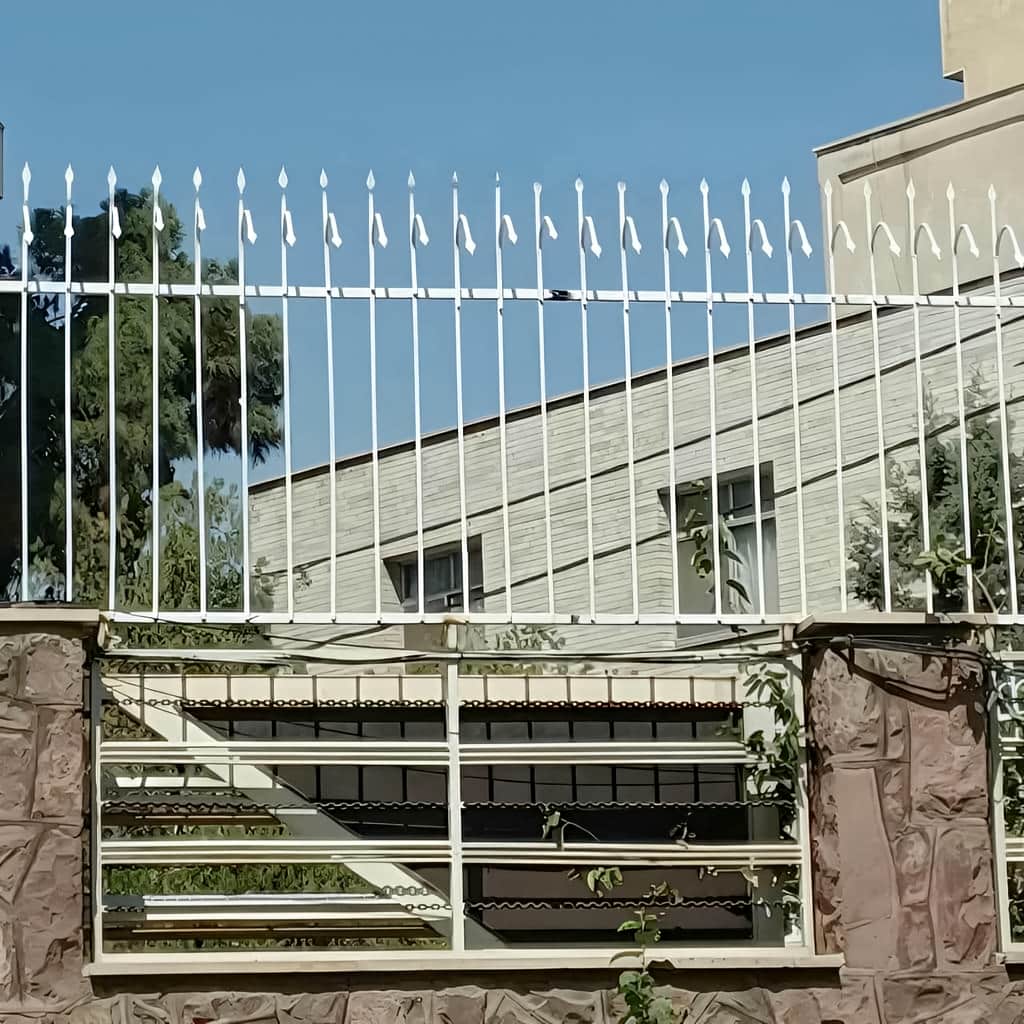 14 مدل حفاظ دیوار کلاسیک سرنیزه