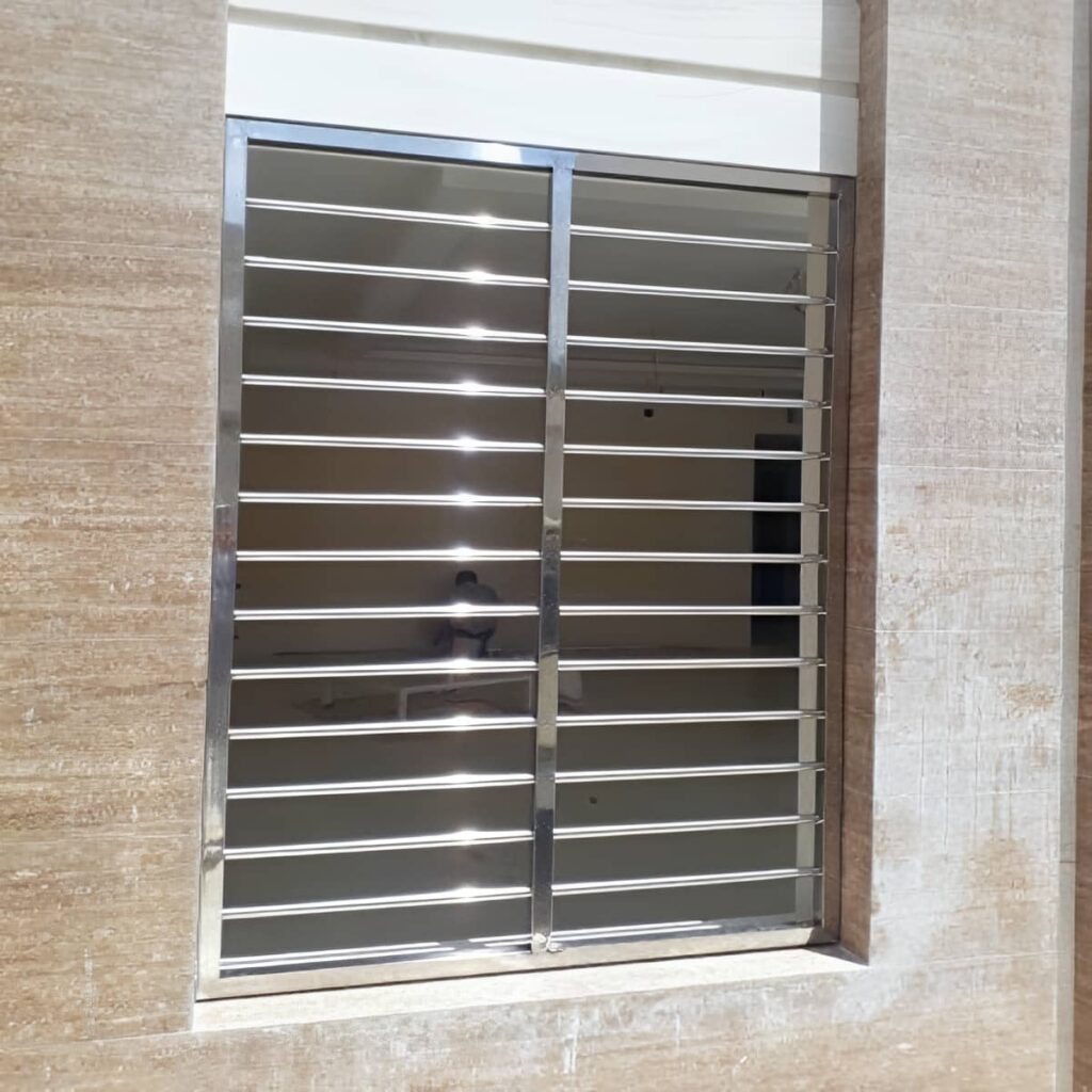 اجرای حفاظ پنجره طرح دار لیزری بدون مزاحمت برای دستگیره