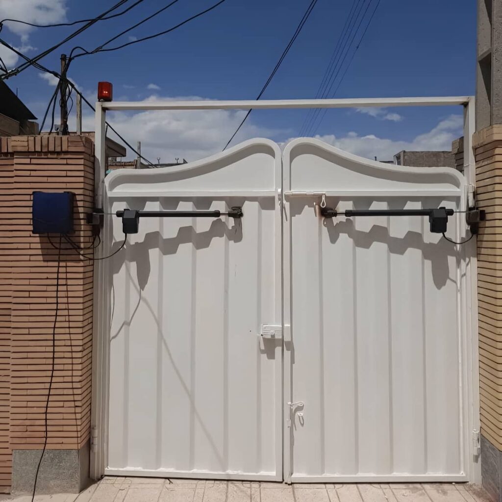 اجرای جک درب پارکینگ خانگی با قفل برقی