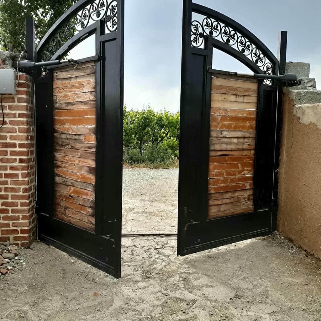 سفارش درب برقی حیاط برای کنترل رفت‌وآمد