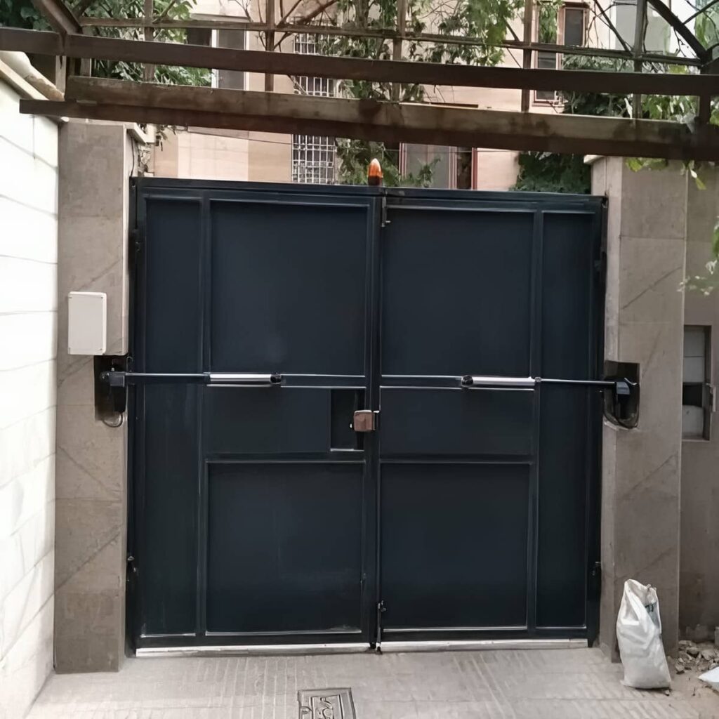 قیمت درب برقی حیاط لولایی بر اساس طرح