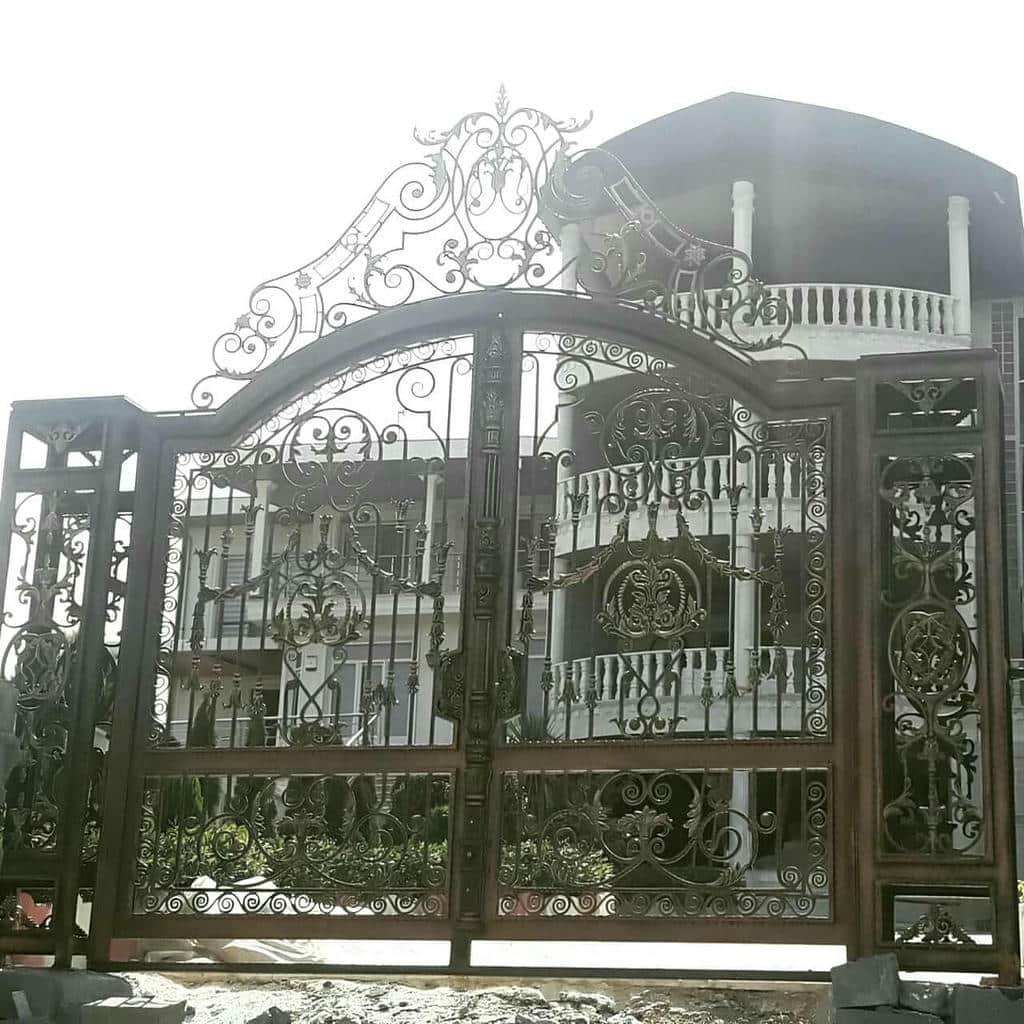 قیمت درب پارکینگ آهنی ساده قاب دار بر اساس مدل و ابعاد