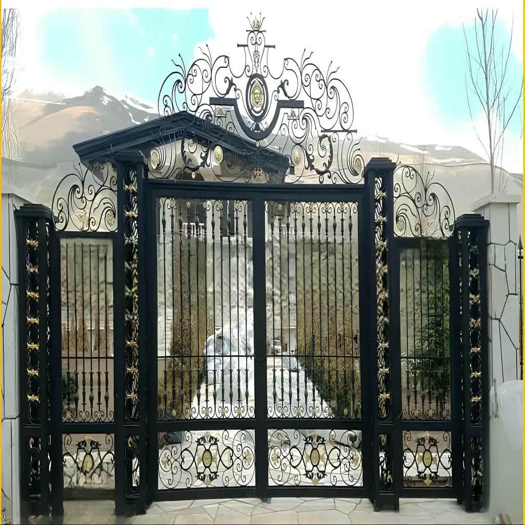 درب ساختمان فرفورژه گل دار با طرح گل برجسته برای حریم مناسب