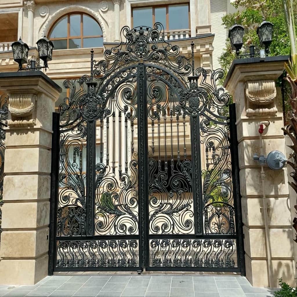درب ویلایی برش لیزری طرح هندسی مشبک برای ورودی سبک