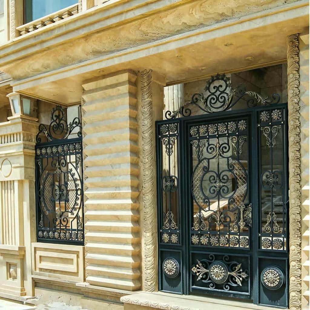 ساخت درب حیاط پروفیلی کلاف دار با کلاف تقویت‌شده
