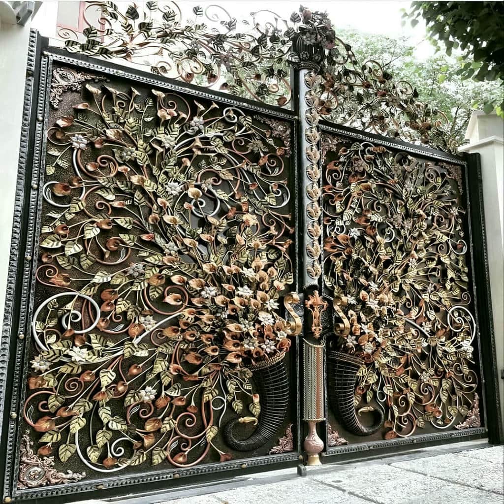 درب ویلایی فرفورژه نمای رومی دو لنگه برای عبور خودرو