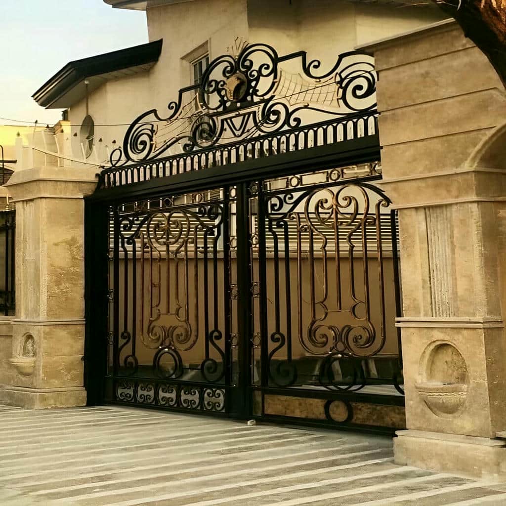 خرید درب پارکینگ مینیمال خطی با قفل مطمئن
