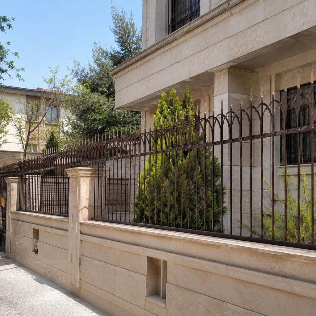 سفارش حفاظ دیوار خطی برای کنترل رفت‌وآمد