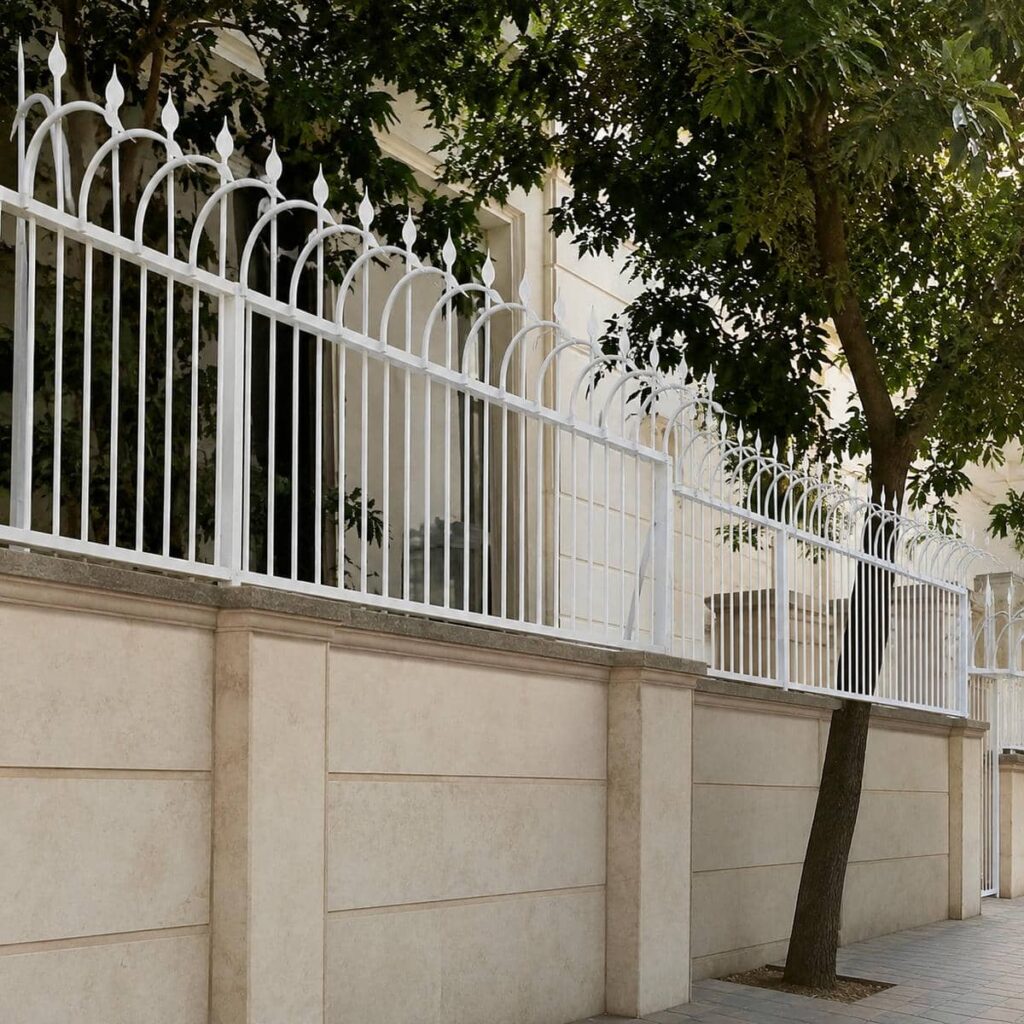 سفارش حفاظ دیوار ویلا هماهنگ با نمای سنگی