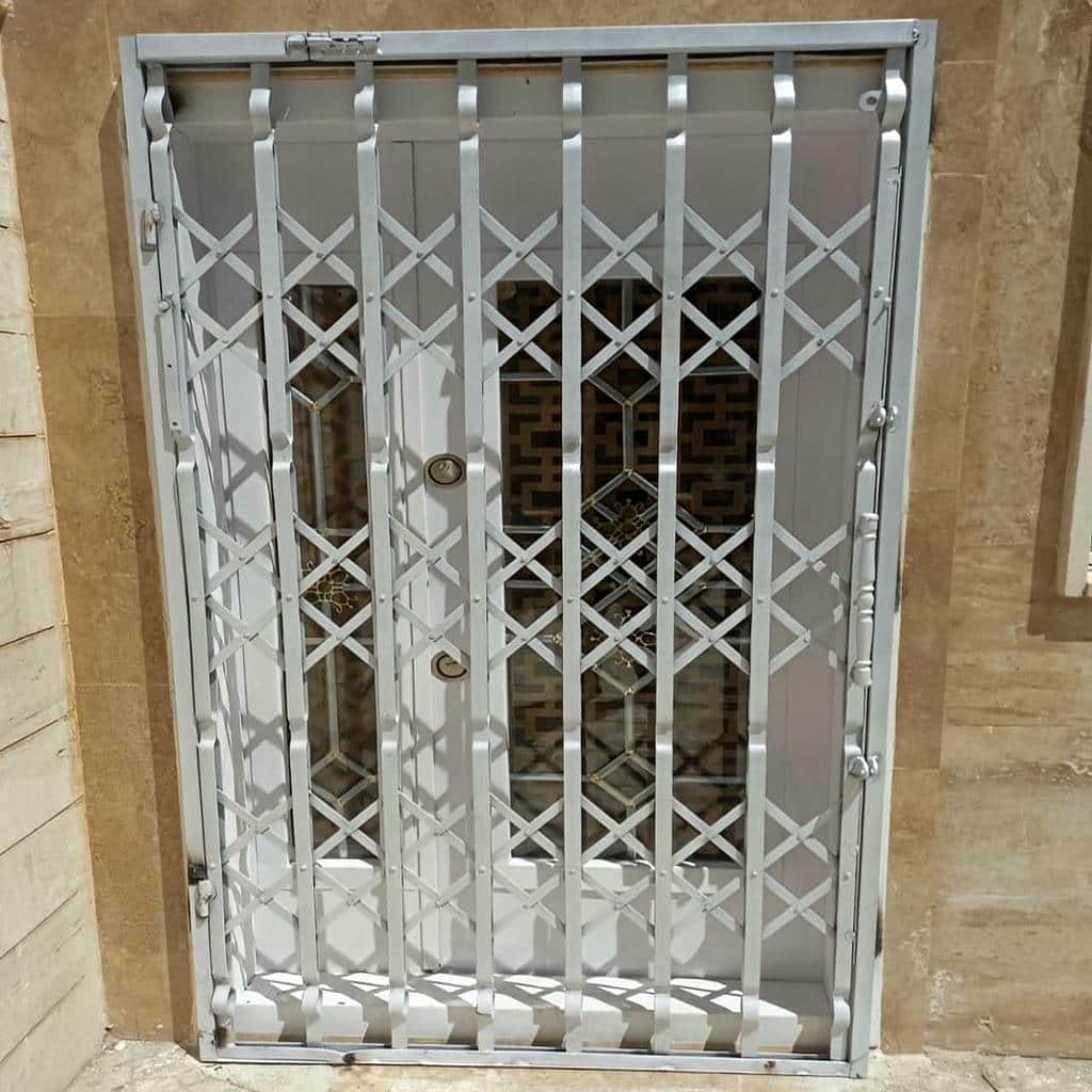 حفاظ ضربدری مشکی با پوشش رنگی