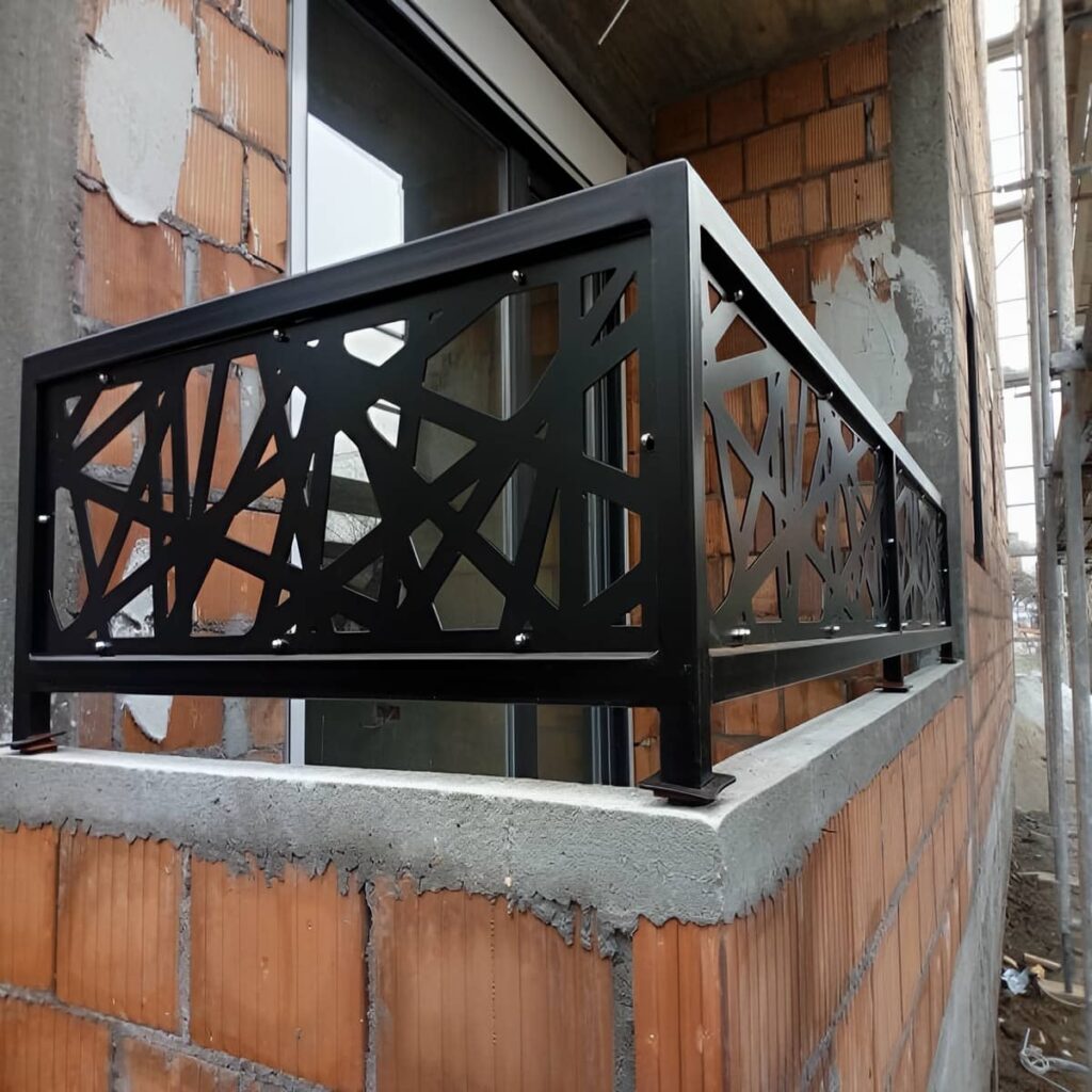نرده تراس ساختمان مسکونی