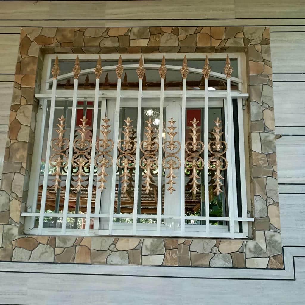 حفاظ پنجره فرفورژه تزئینی