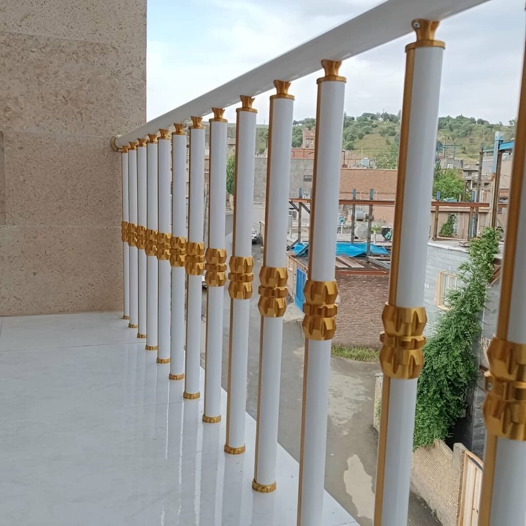 نرده بالکن کلاسیک با متریال مقاوم