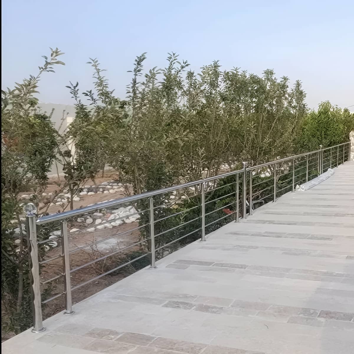 مرکز فروش حفاظ پله سفارشی برای فضاهای محدود و کم عرض