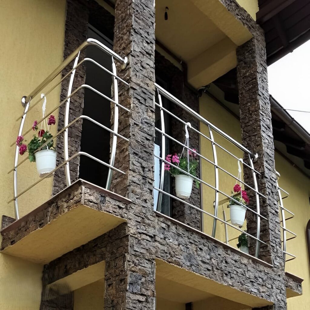 حفاظ بالکن با طراحی سفارشی