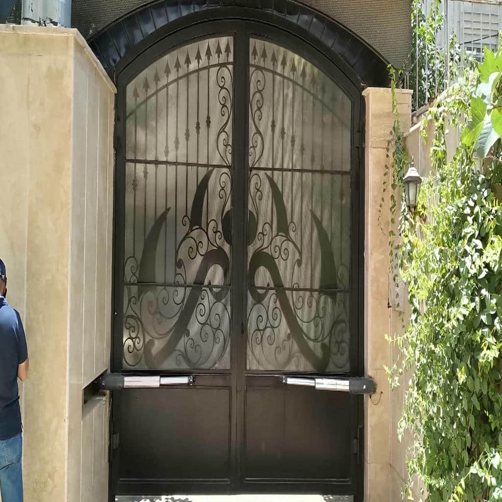 موتور درب پارکینگ با تجهیزات فرمان موتور درب پارکینگ با تجهیزات فرمان
