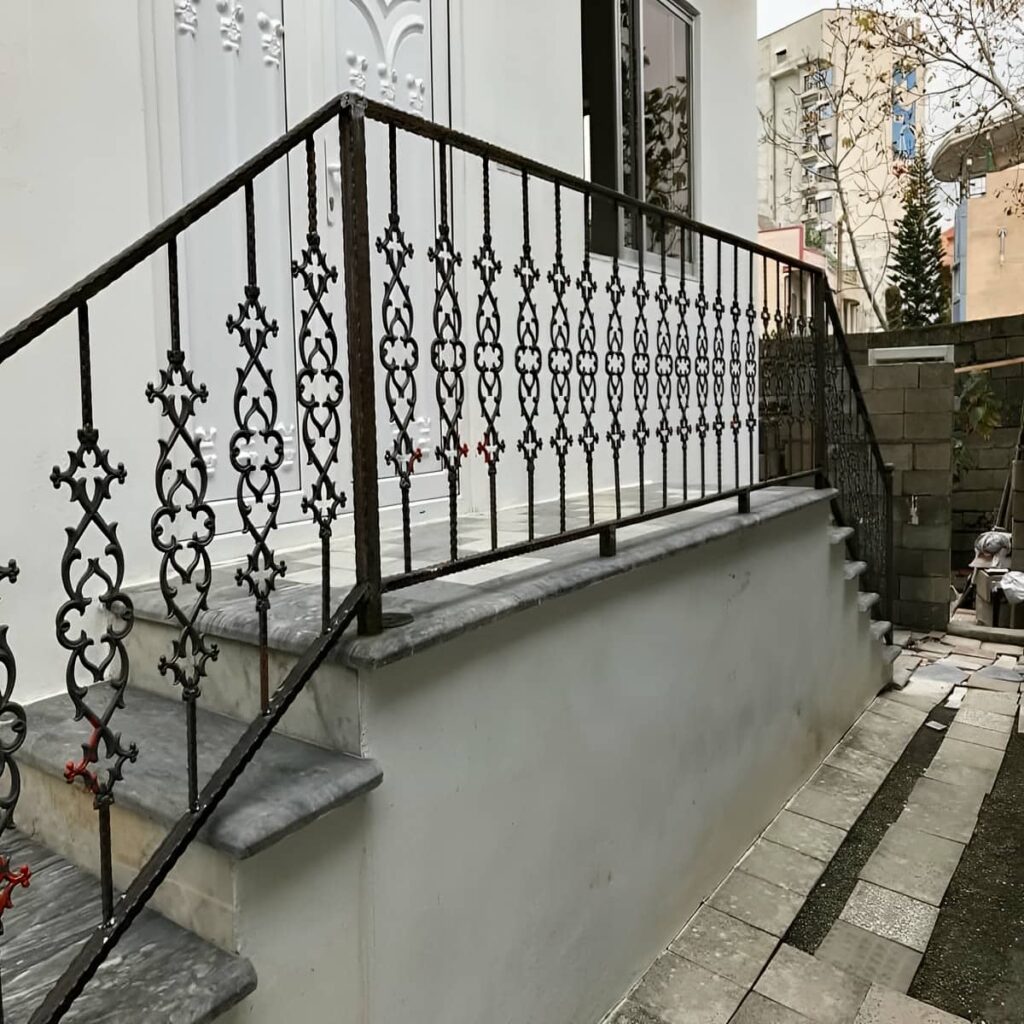 نرده بالکن خطوط منحنی