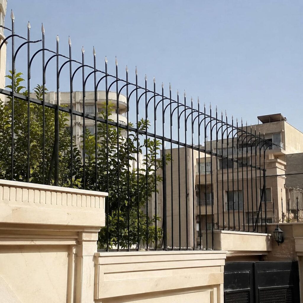 حفاظ سرنیزه ای آهنی