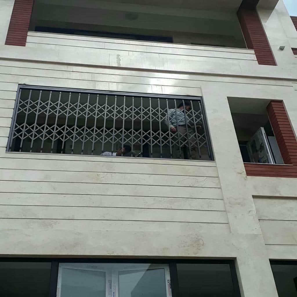 حفاظ پنجره با ساختار فلزی مقاوم