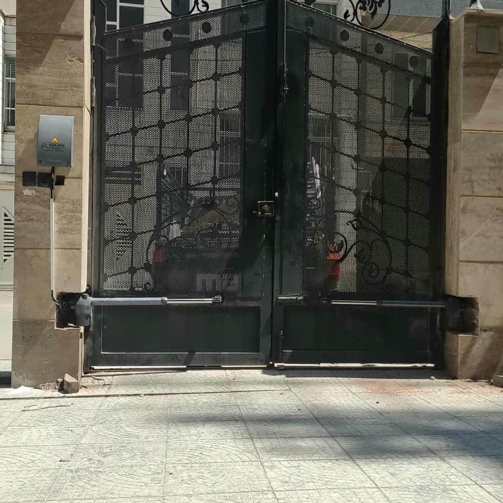 بررسی فضای حرکت لنگه در پارکینگ مسکونی زاهدان