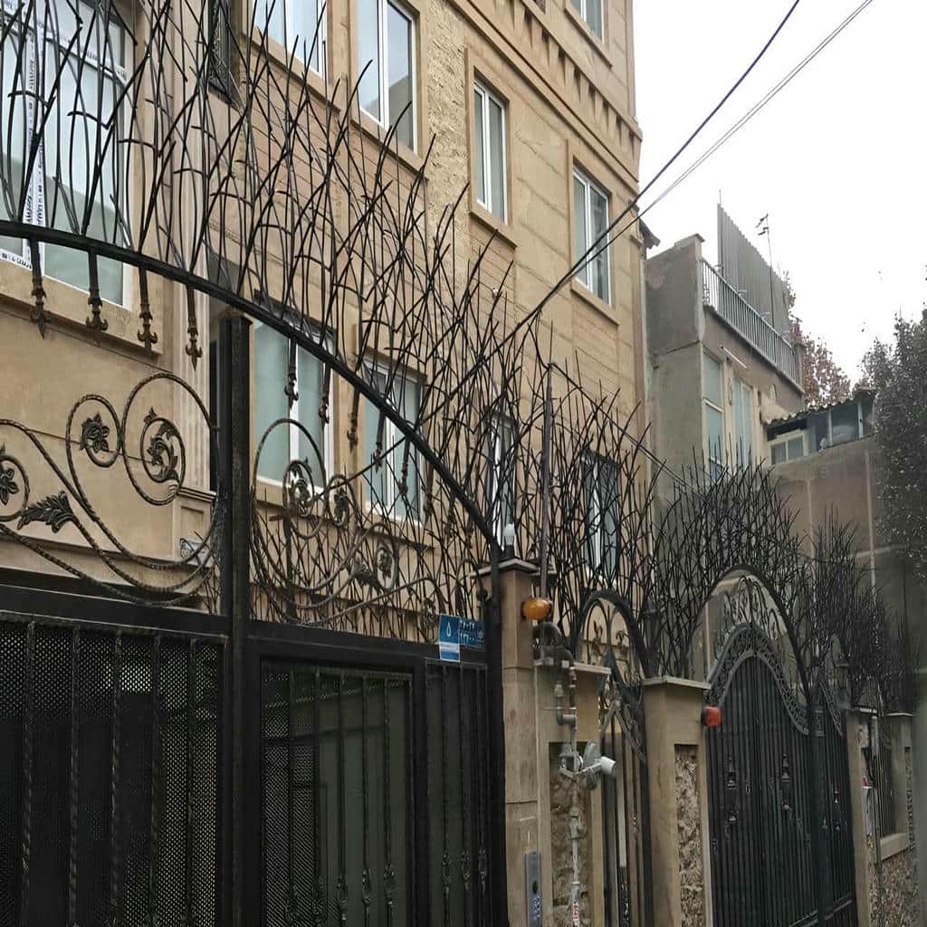 جزئیات پوشش رنگ حفاظ دیوار کنار ناودان ساختمان جزئیات پوشش رنگ حفاظ دیوار کنار ناودان ساختمان