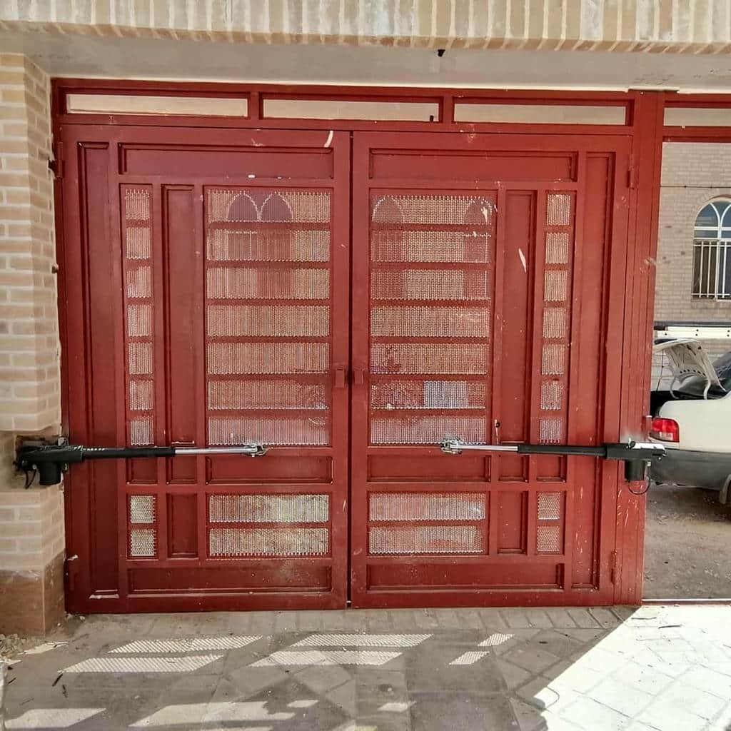جک پارکینگی بدنه فلزی تیره برای پارکینگ مسکونی
