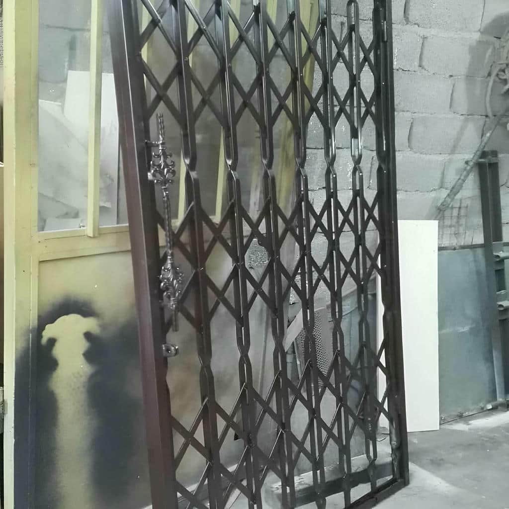 حفاظ آکاردئونی مشکی با قفل مرکزی در اهواز