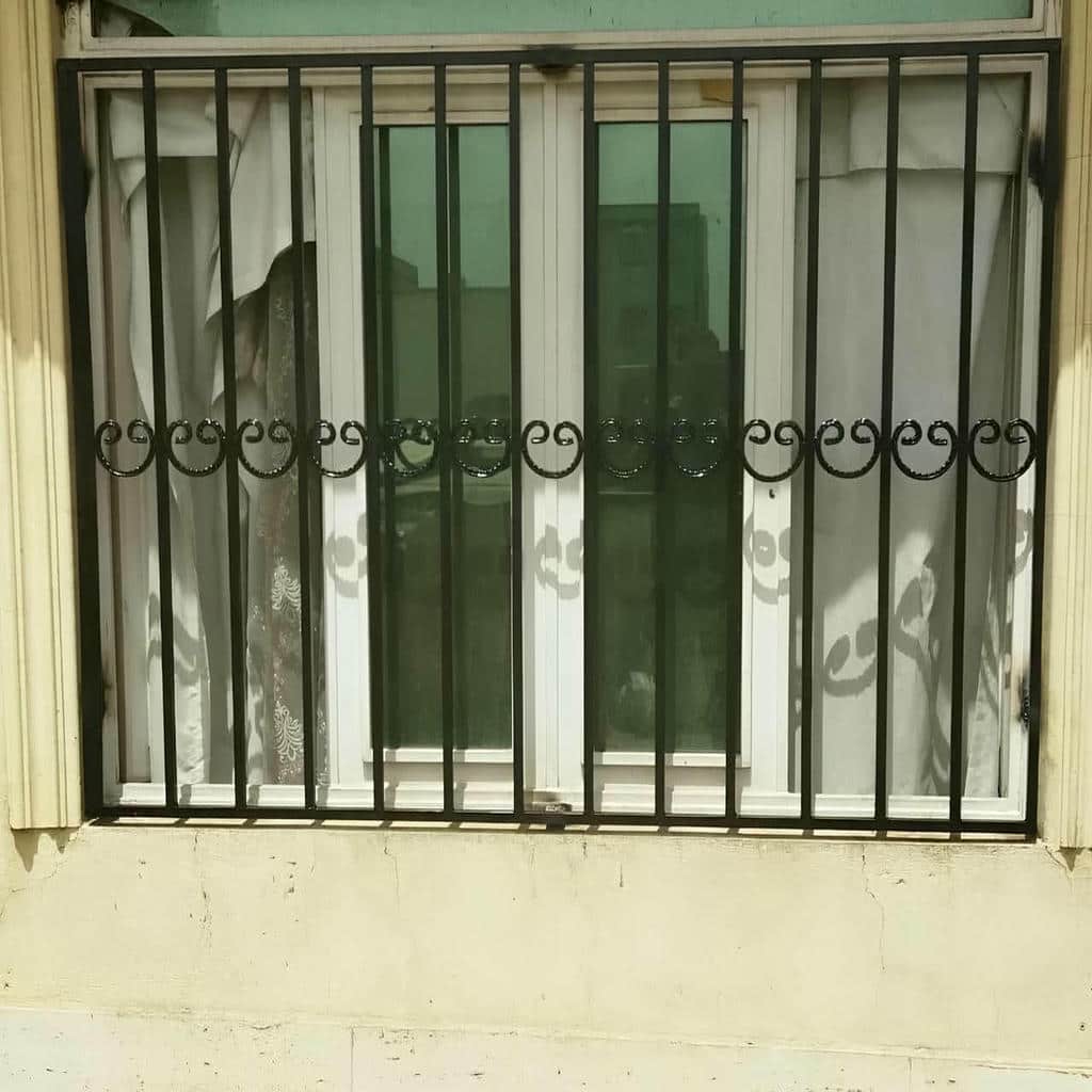 حفاظ پنجره سفارشی کنار پنجره دوجداره خرم آباد