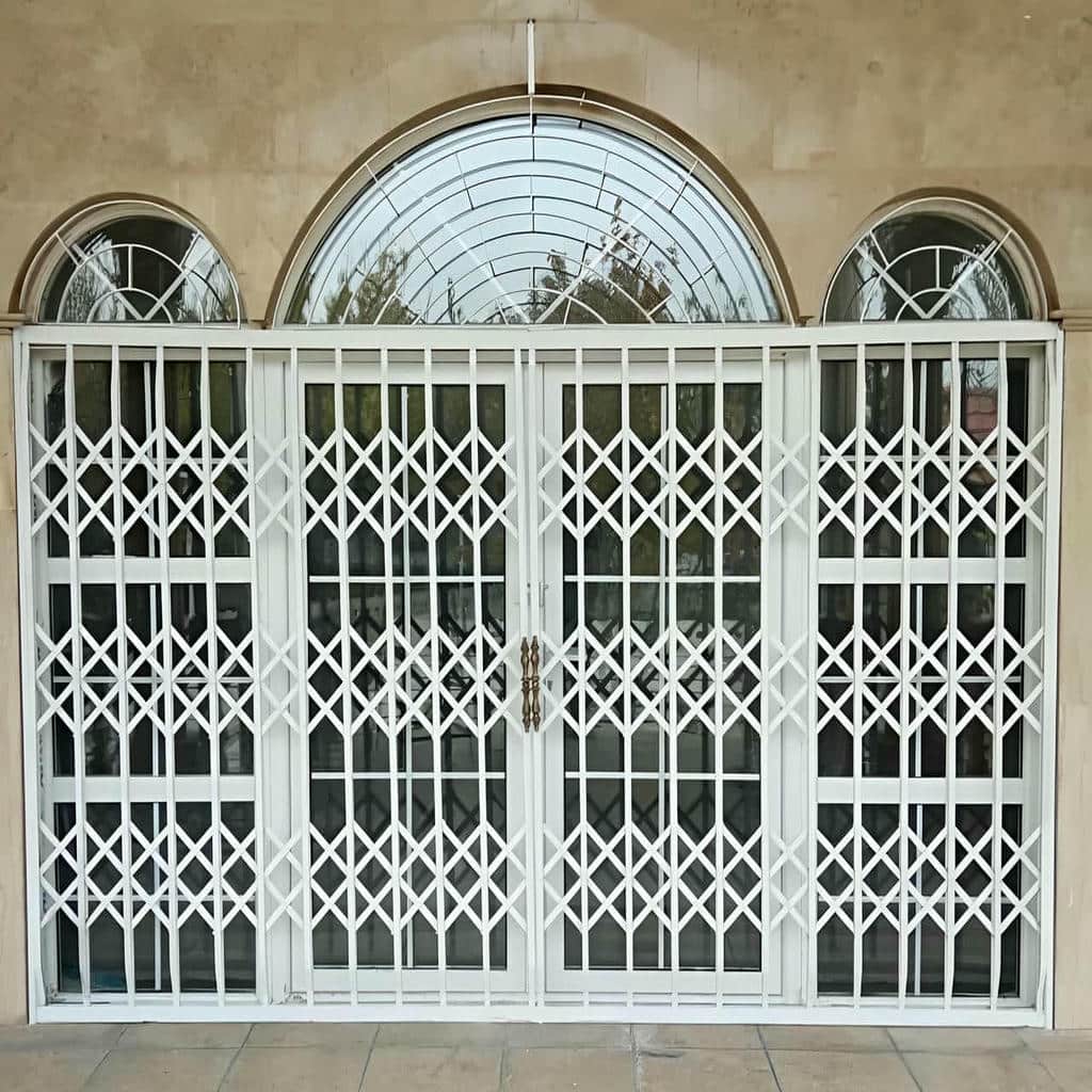 درب آکاردئونی با پوشش رنگی مات