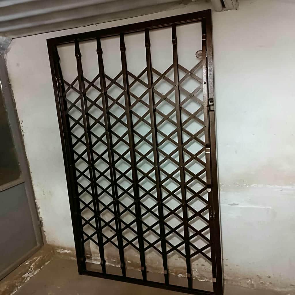 درب آکاردئونی فلزی با پوشش کوره ای در استان ایلام