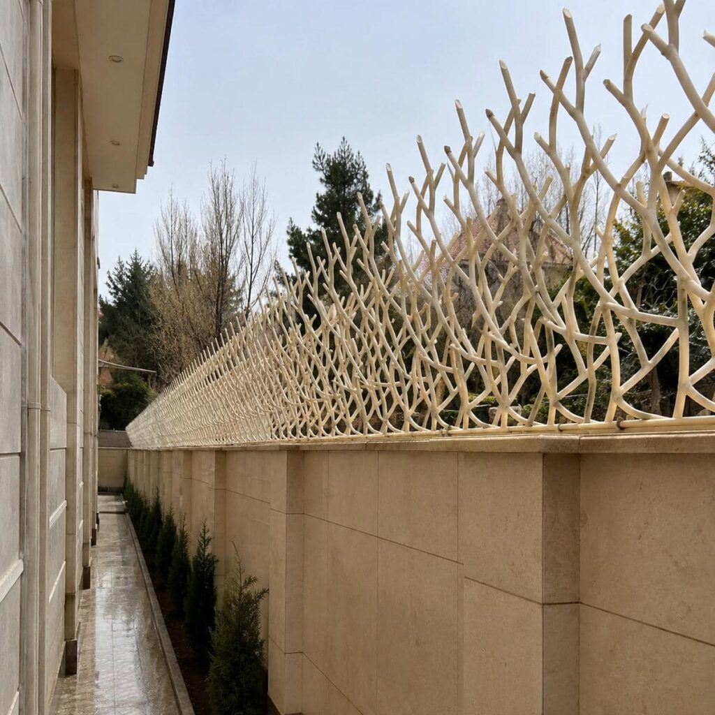 محافظ دیوار فلزی اطراف پارکینگ قزوین